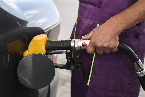 Новак пообещал кардинальные меры в случае роста цен на бензин и дизель