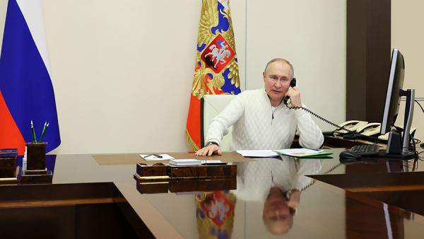 СМИ сообщили о телефонном разговоре Путина и Лукашенко